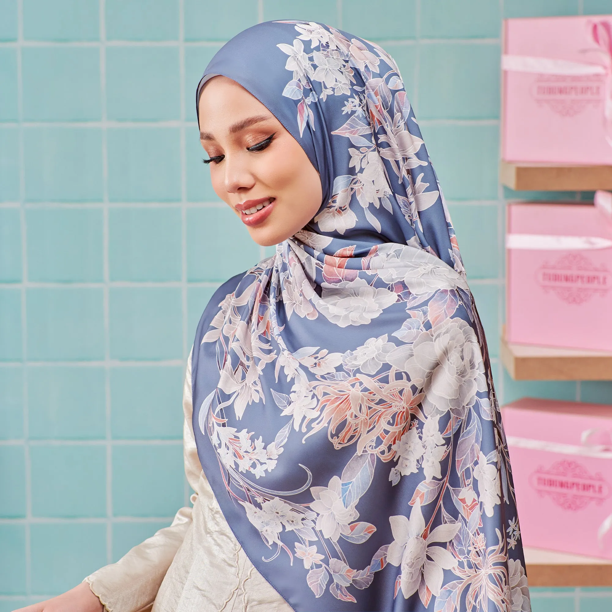 LE Batik Floral in Steelblue