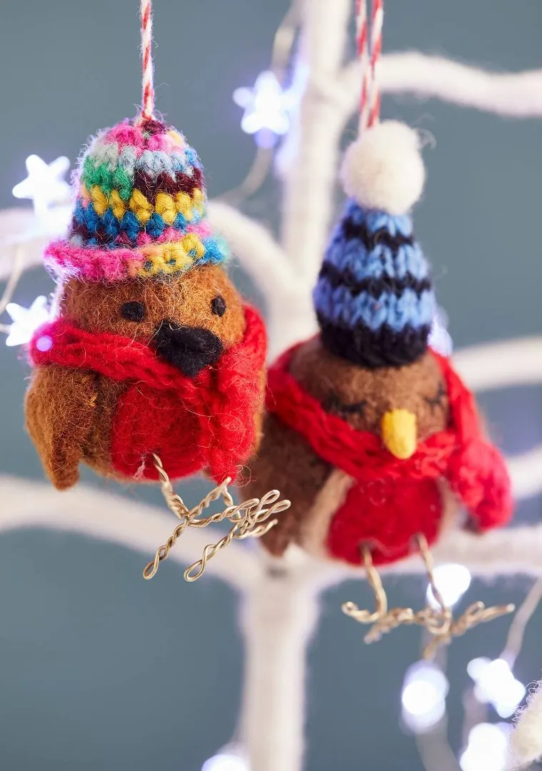 Standing Bird Knitted Hat & Scarf, Nepal