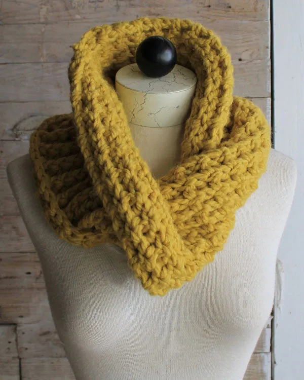 Thick & Quick Infinity Scarves & Cowls Crochet Pattern