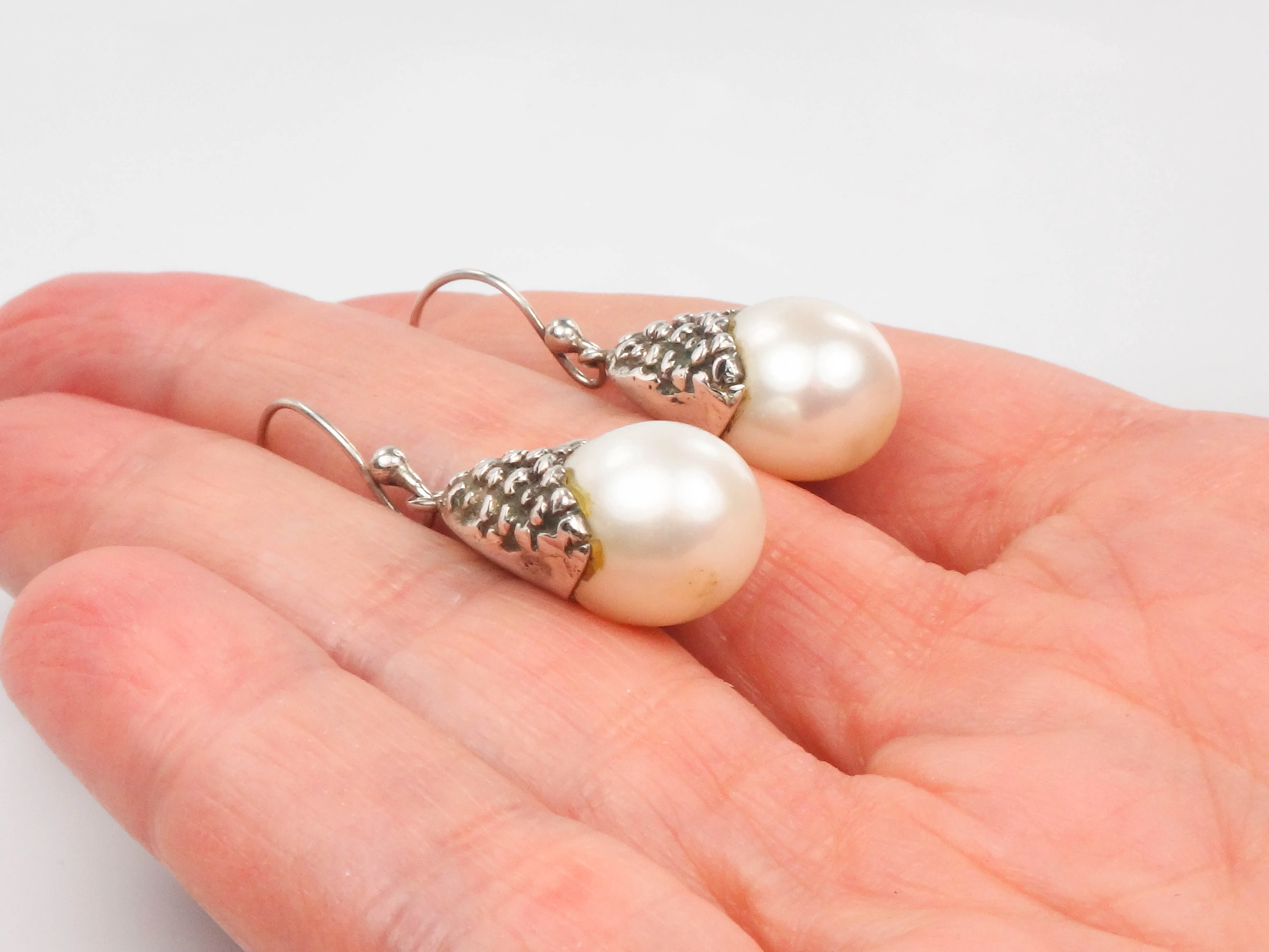 Vintage Sterling Silver Pearl Floral Dangle Earrings, Teardrop Shaped 925 White Pearl Drop Earrings with Ear Wires